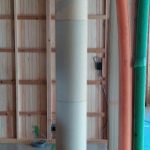 今日は2階のダクト建て