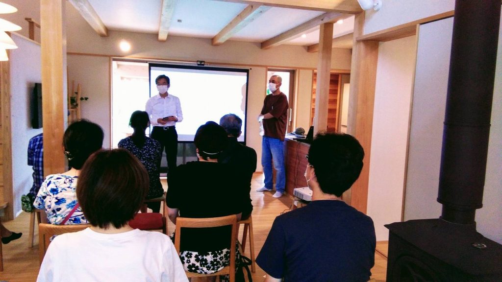 埼玉県東松山市で薪ストーブや自然素材を使った木の家のおしゃれな新築注文住宅を建てるなら小林建設												