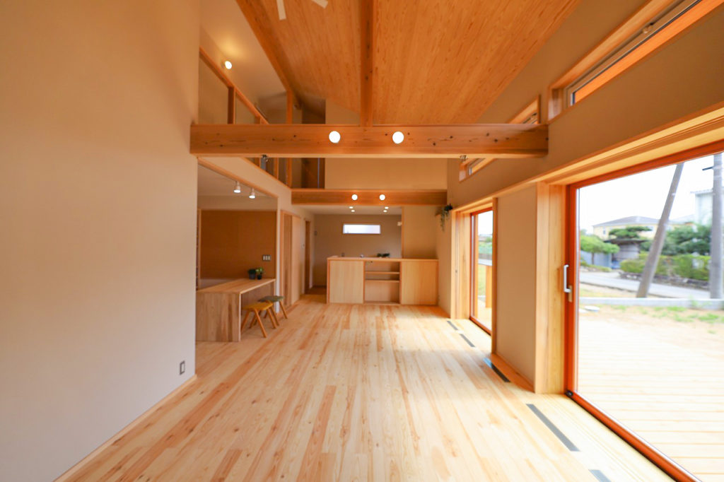 埼玉県鴻巣市で木の天井の注文住宅を建てるなら小林建設