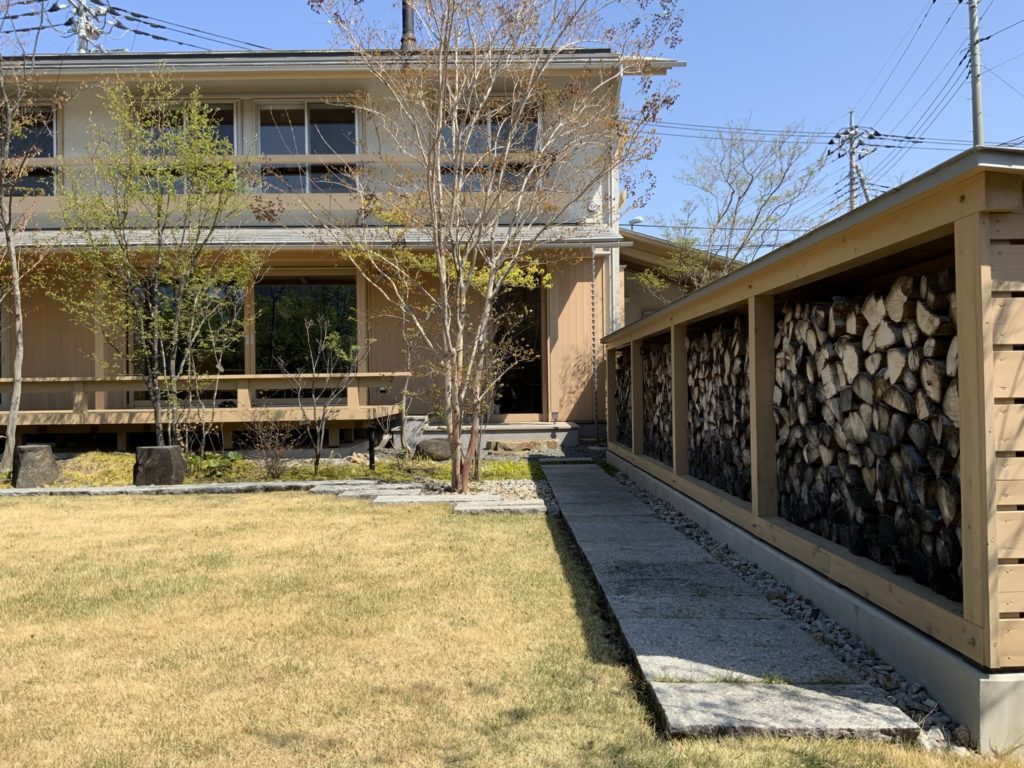 群馬県桐生市で薪ストーブや自然素材を使った木の家のおしゃれな新築注文住宅を建てるなら小林建設