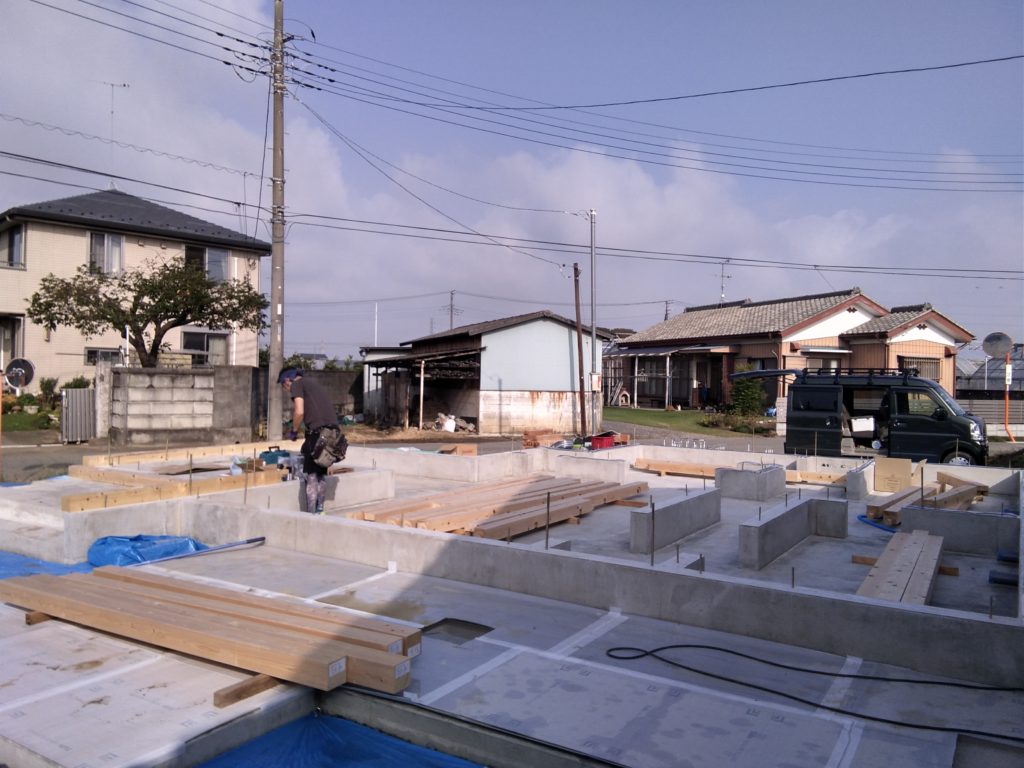 群馬県藤岡市で薪ストーブや自然素材を使った木の家のおしゃれな新築注文住宅を建てるなら小林建設