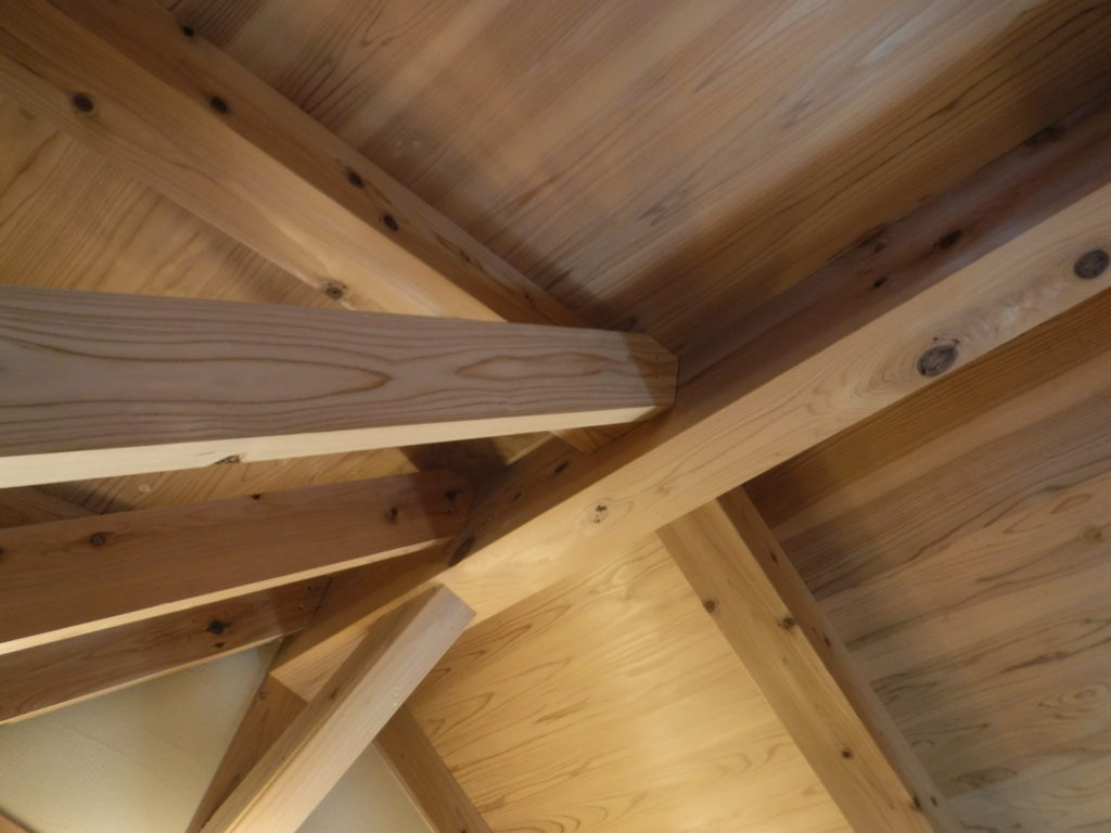 埼玉県鴻巣市で薪ストーブや自然素材を使った木の家のおしゃれな新築注文住宅を建てるなら小林建設