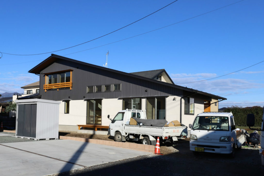 群馬県伊勢崎市で薪ストーブや自然素材を使った木の家のおしゃれな新築注文住宅を建てるなら小林建設