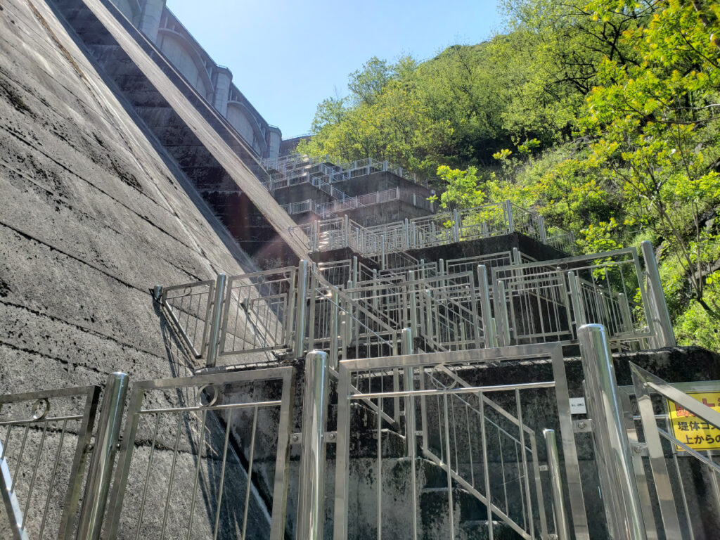 浦山ダム階段