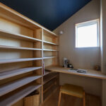 小屋裏スペースに集中力を高める書斎を造作！