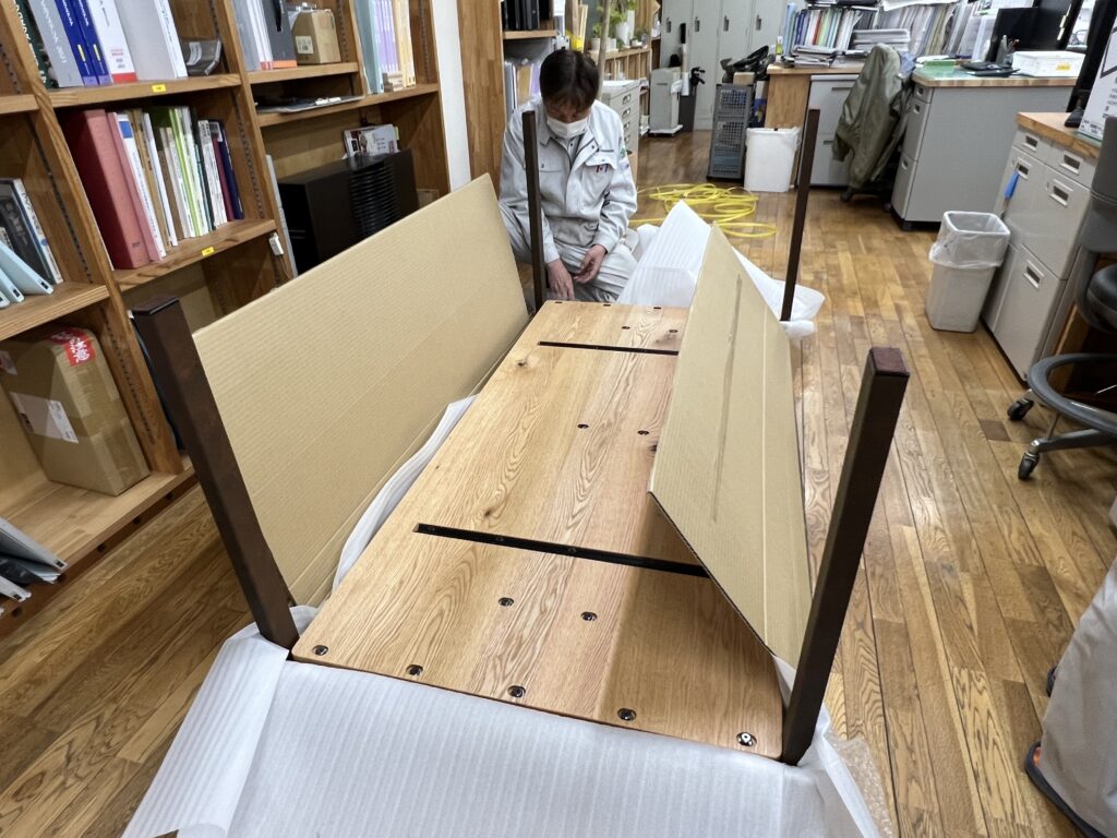 ダイニングテーブル