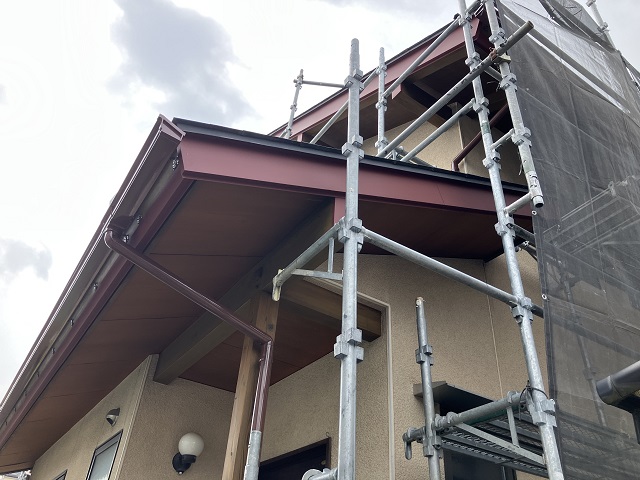 破風板板金巻き