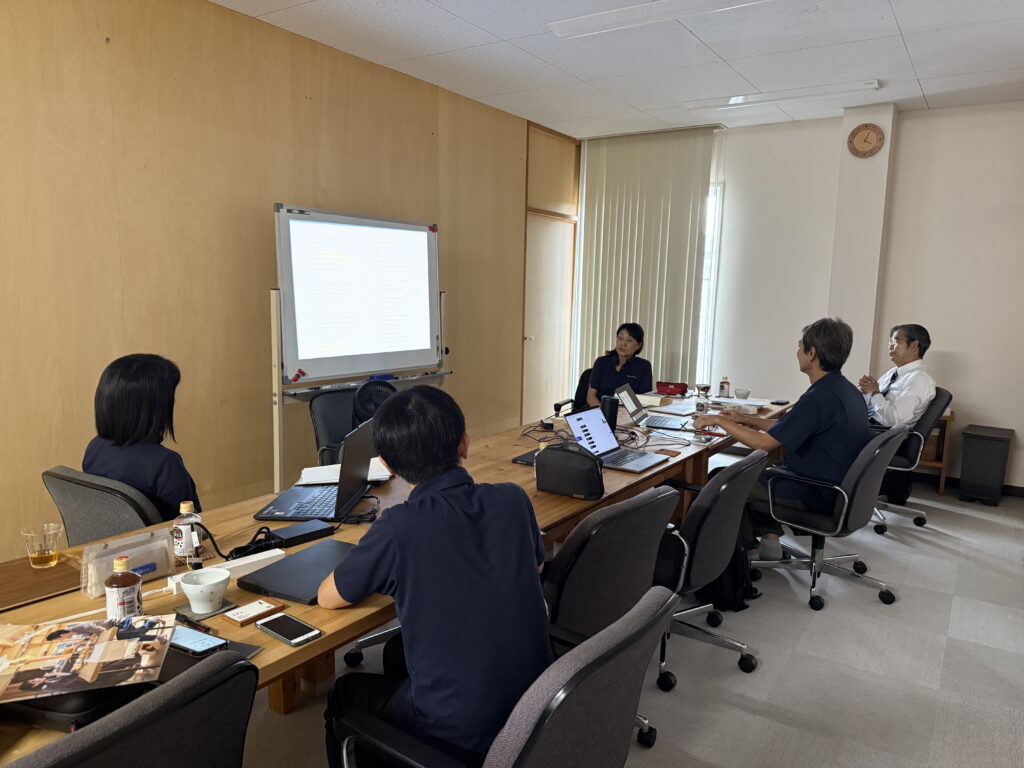 企画部の会議を絶賛開催中