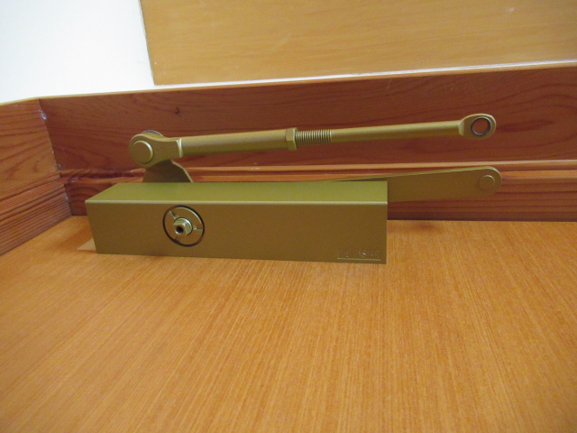 ドアクローザー交換