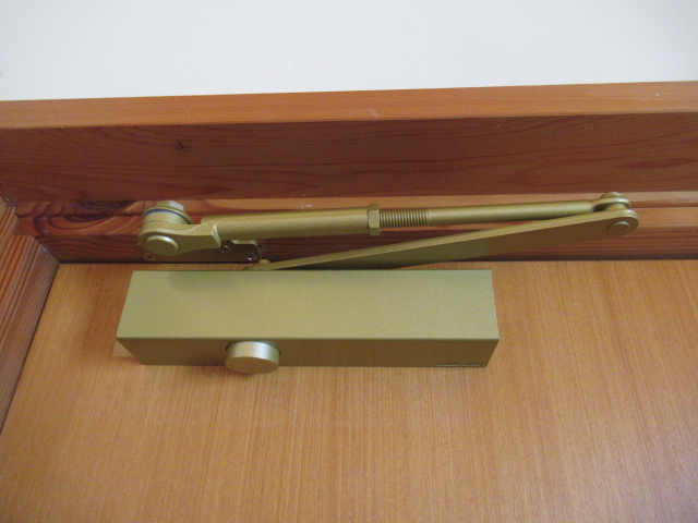 ドアクローザー交換