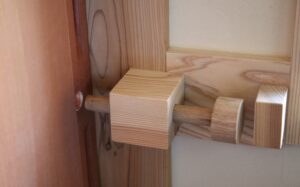 小林建設オリジナルのトイレの鍵