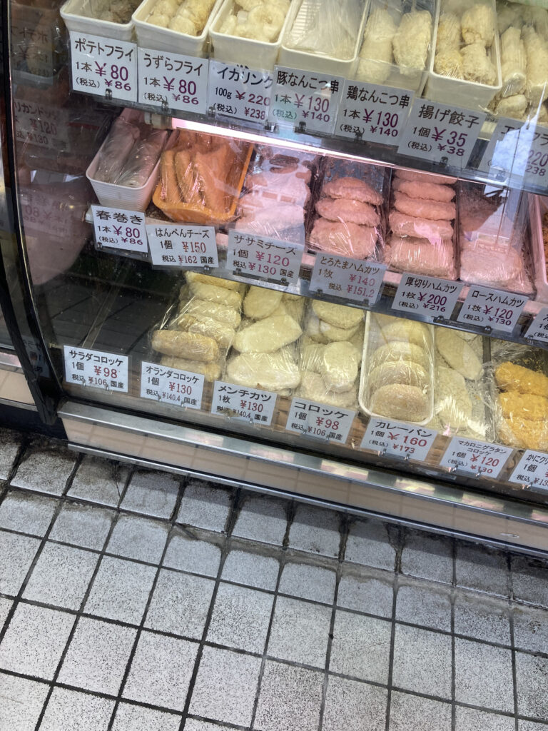揚げ物のショーケース