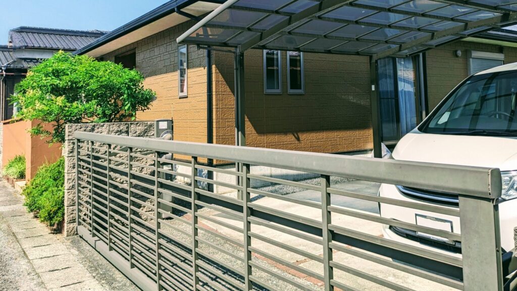 ビルトインガレージ付き平屋の間取り事例と費用|理想のガレージハウスへ