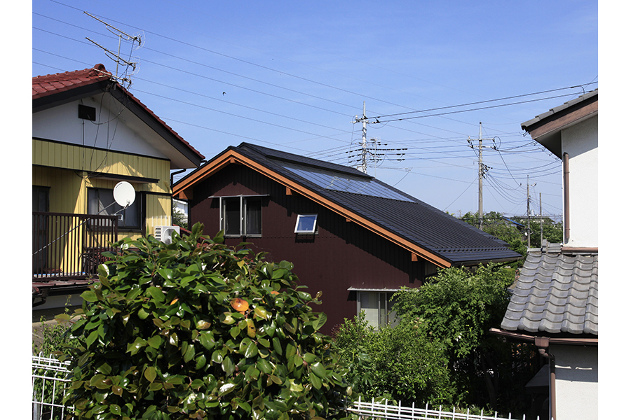 ワインブラウンのガルバリウム鋼板で仕上げた外観なら埼玉県本庄市の小林建設