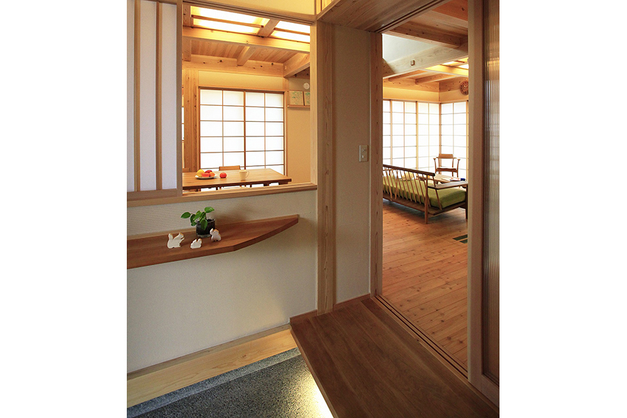 式台とカウンターに桜を使用した木の家を建てるなら埼玉県本庄市の小林建設