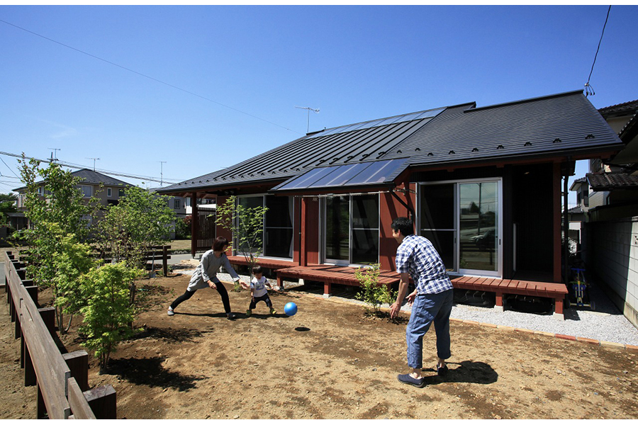 家族で遊べるのびのびとしたお庭が魅力の家を建てるなら埼玉県本庄市の小林建設