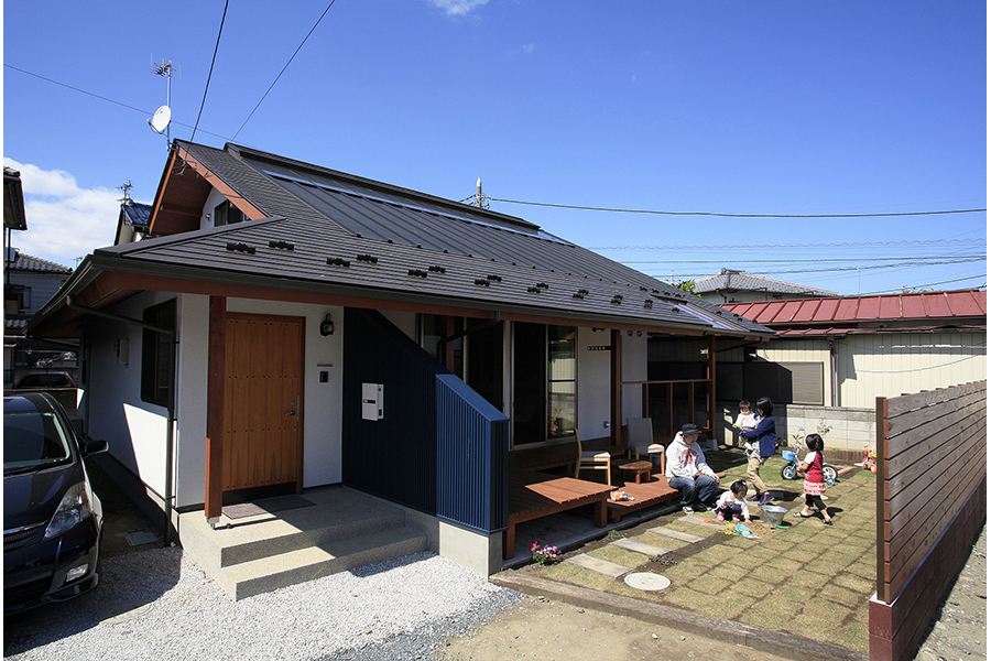 袖壁を大きく出した大屋根でバランスの取れた外観なら埼玉県本庄市の小林建設