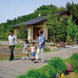 お孫さんとのお散歩もたのしくなるような家をを建てるなら埼玉県本庄市の小林建設