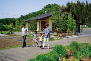 お孫さんとのお散歩もたのしくなるような家をを建てるなら埼玉県本庄市の小林建設