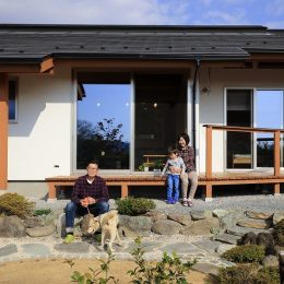 おやすみの日はお気に入りのデッキでひとやすみできる平屋なら埼玉県本庄市の小林建設