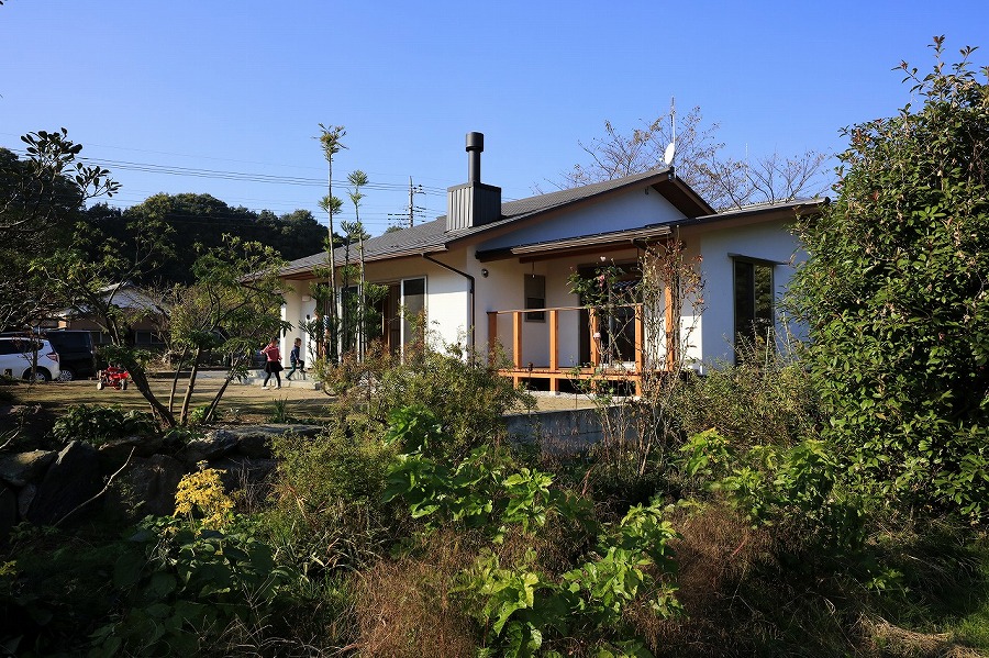 庭とおうちのバランスが良く、どこからみてもカッコイイ外観の平屋なら埼玉県本庄市の小林建設