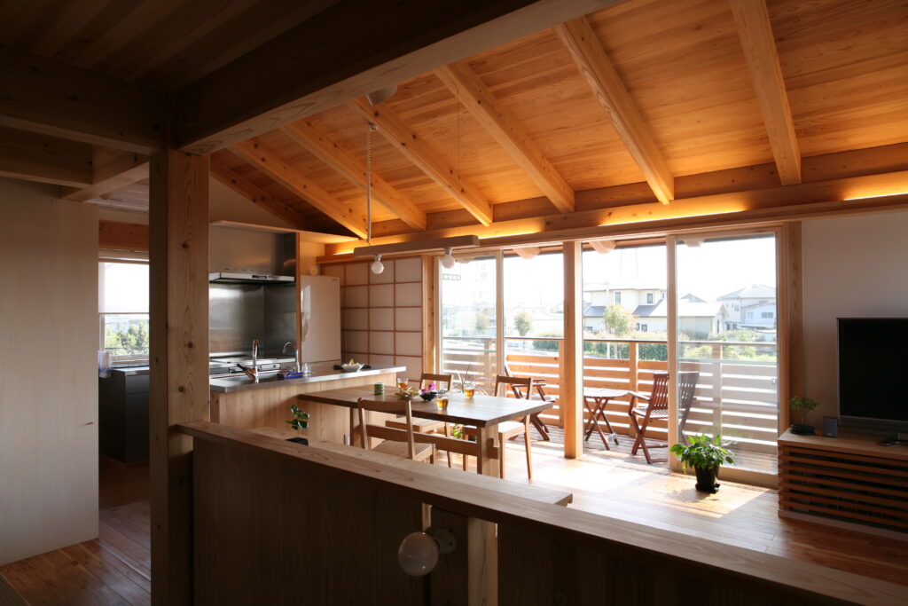 陽の栖小林建設が埼玉県熊谷市に建てた新築注文住宅の２階リビングのイメージ写真