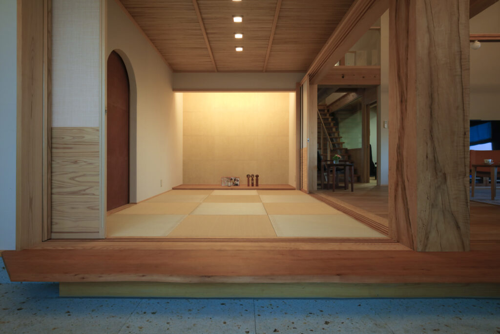 陽の栖小林建設が埼玉県本庄市児玉町に建てた新築注文住宅の完成見学会の玄関のイメージ写真