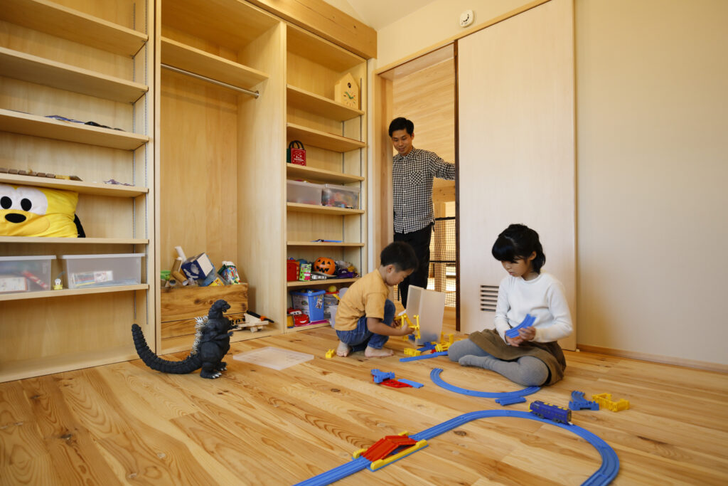 陽の栖小林建設が群馬県太田市に建てた新築注文住宅の子供部屋イメージ写真