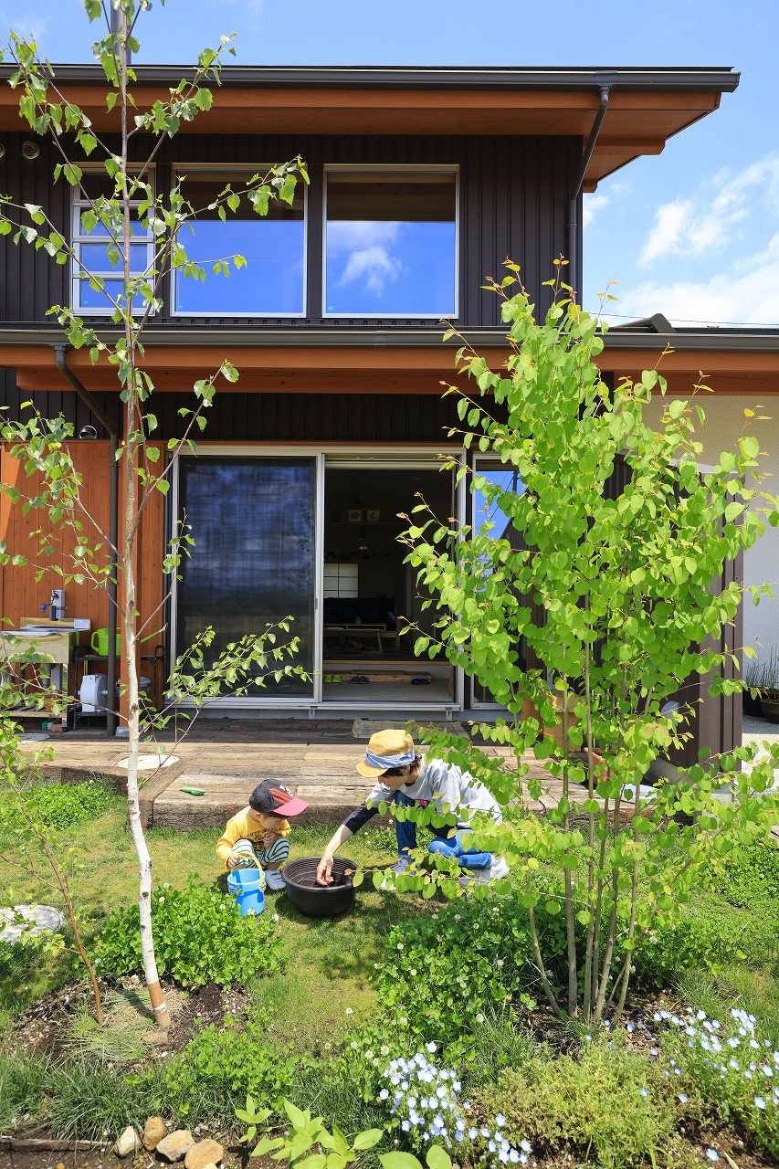 埼玉県秩父市で庭とつながる新築住宅を建てるなら小林建設