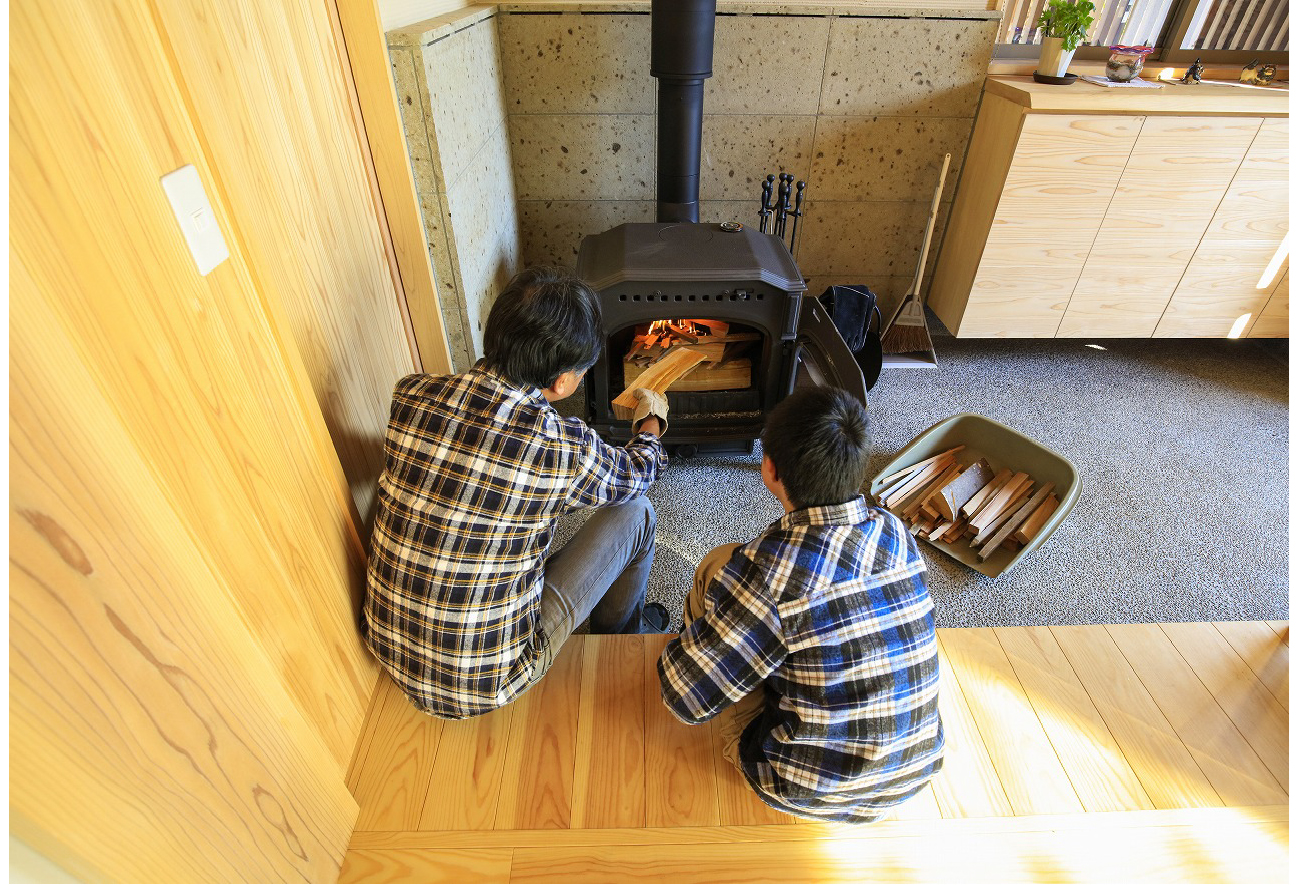 群馬県で薪ストーブのある注文住宅を建てるなら小林建設