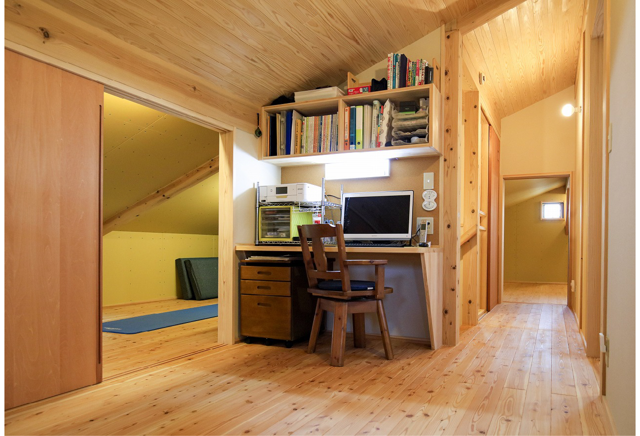 造作で造る書斎スペースなら小林建設