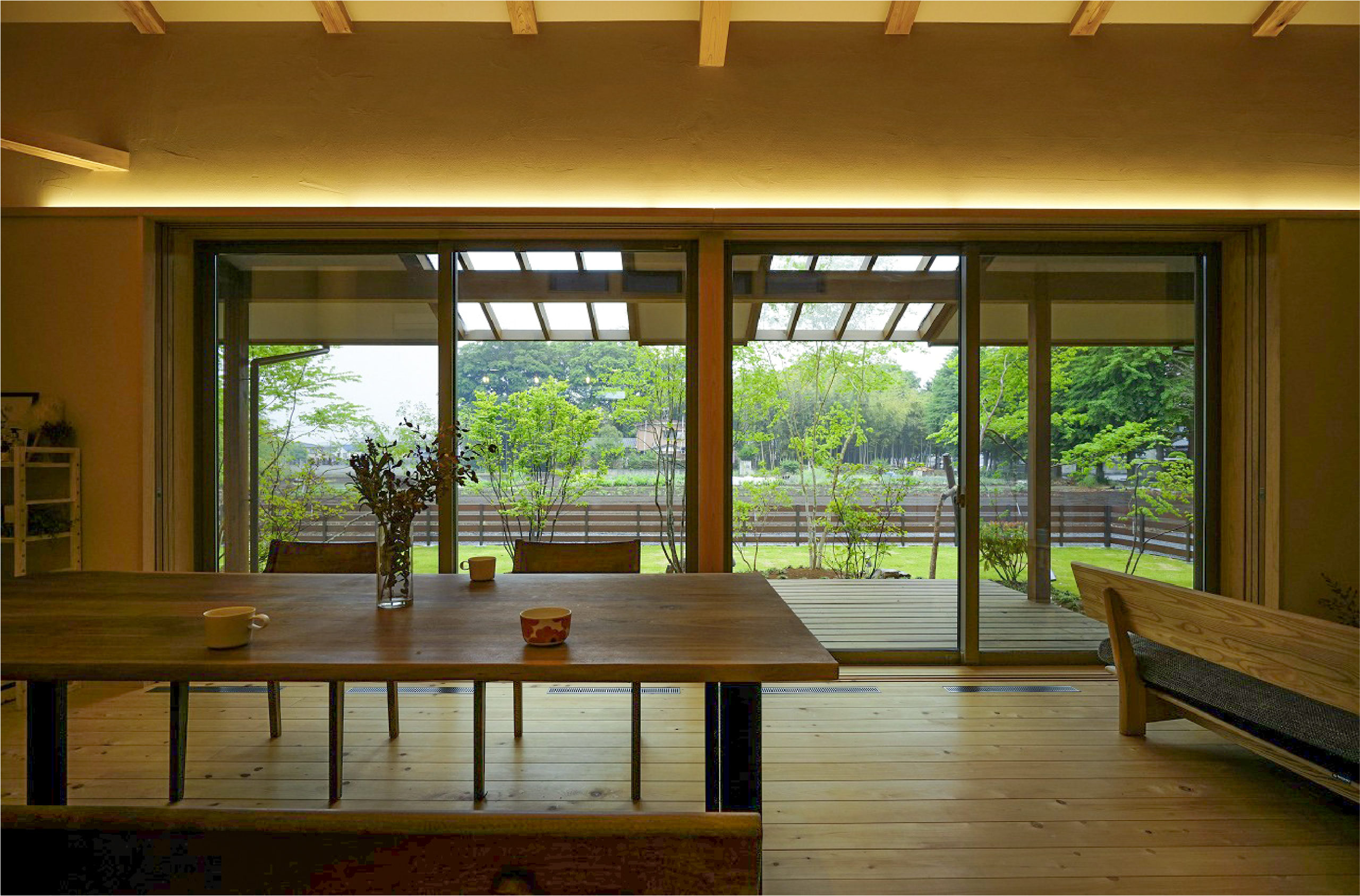 埼玉県本庄市で大きな窓でリビングとつながるお庭なら小林建設