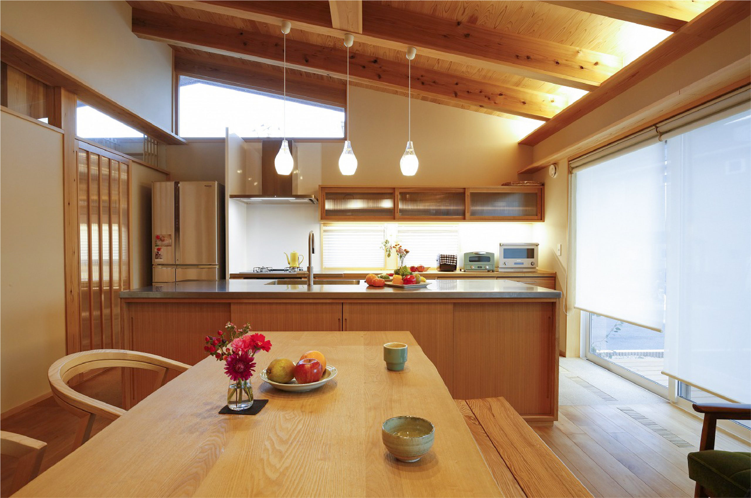 回遊性のある造作のアイランドキッチンなら埼玉県本庄市の小林建設