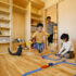おもちゃがたくさん入る子どもたちの造作収納棚なら埼玉県本庄市の小林建設
