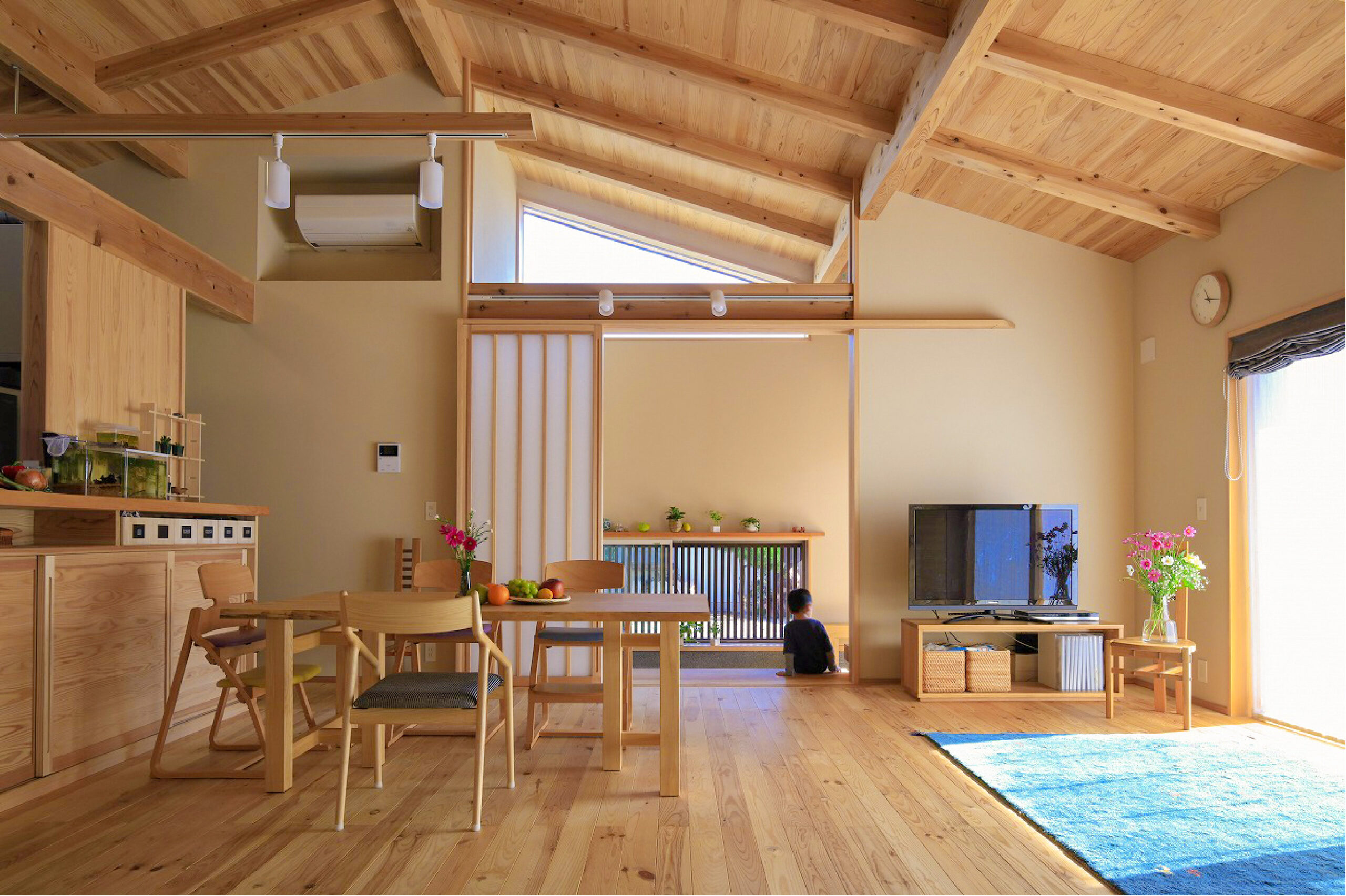 平屋リビングならではの天井が高い、開放的なリビングなら埼玉県本庄市の小林建設