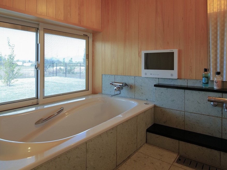 陽の栖小林建設が埼玉県川越市に建てた新築注文住宅の完成見学会の浴室イメージ写真