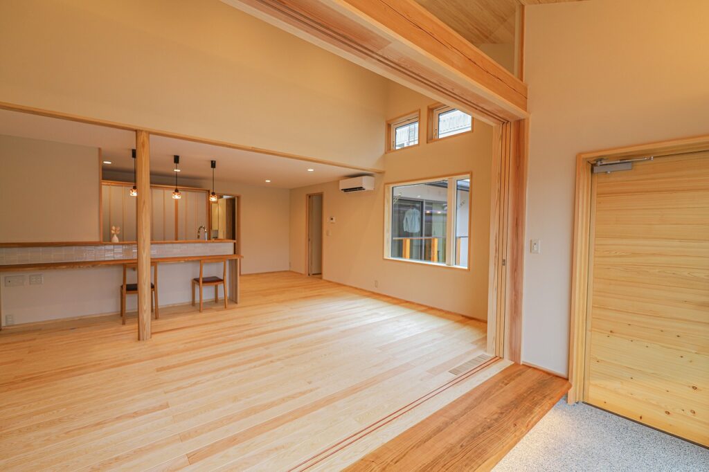 埼玉県熊谷市で陽の栖小林建設が建てた新築注文住宅の完成見学会を開催しました。｜親世帯内観写真