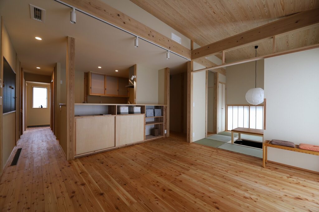 埼玉県行田市で、陽の栖小林建設が新築の完成見学会を行ないました。