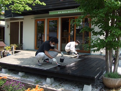 １１月１３日に埼玉県本庄市で小林建設がメンテナンスの勉強会を開催いたします。ウッドデッキの塗り替えやDIYを検討されている方にお勧めのイベントです。