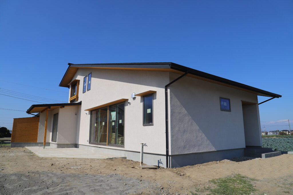 陽の栖小林建設が埼玉県深谷市に建てた新築注文住宅の完成見学会を行うお家の外観写真