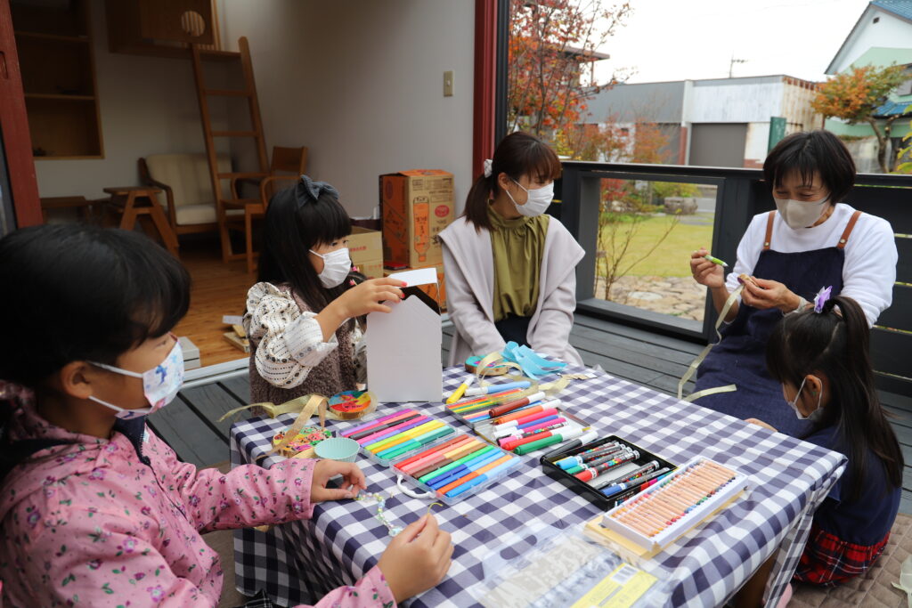 埼玉県本庄市で、ウッドデッキの塗装や木のお手入れ方法をご案内する「プロに教わるお手入れ教室」を開催いたしました。