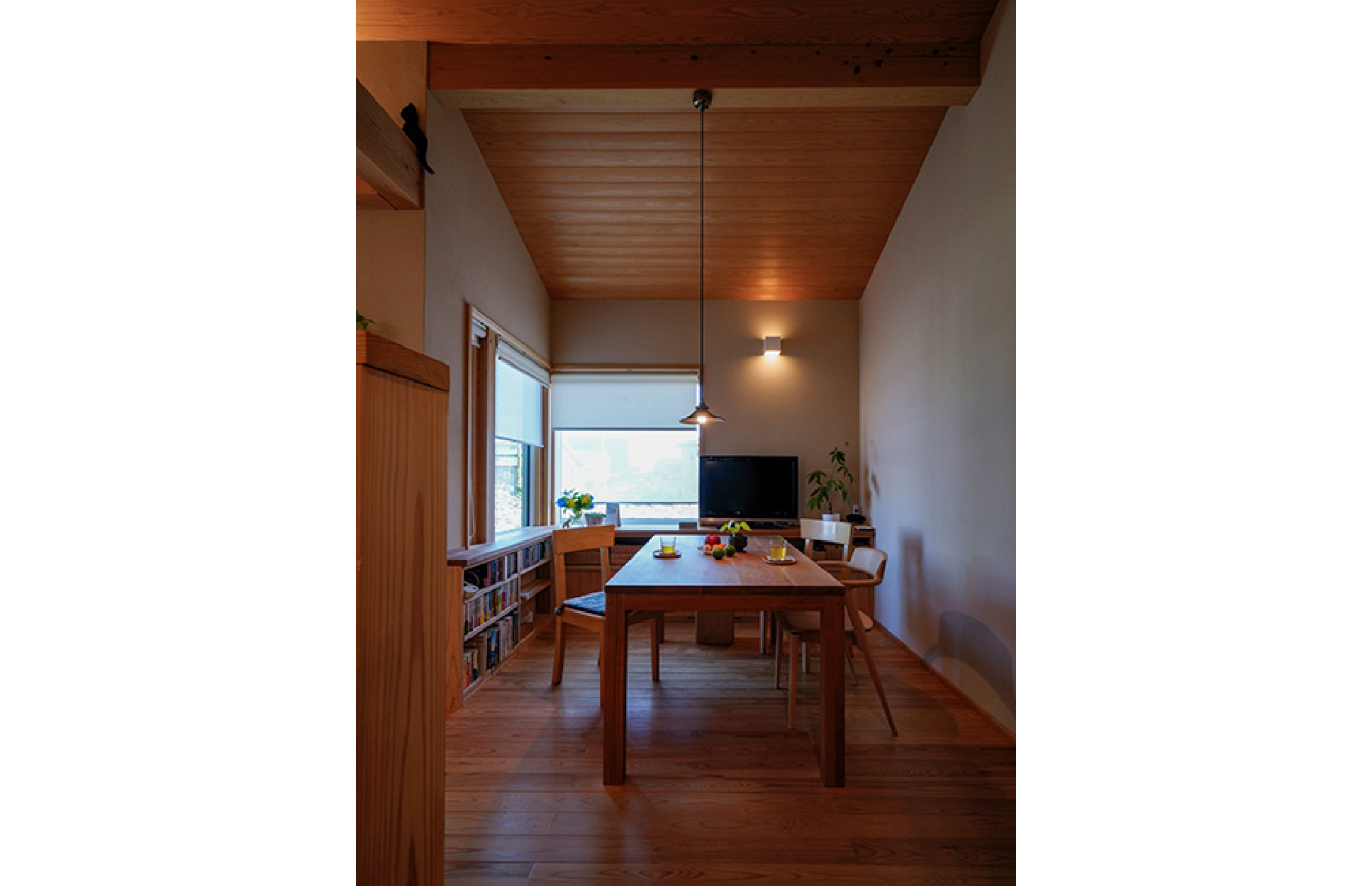 群馬県邑楽郡邑楽町に家の中心に薪ストーブのある暖かい注文住宅の”木の家”が建ちました。