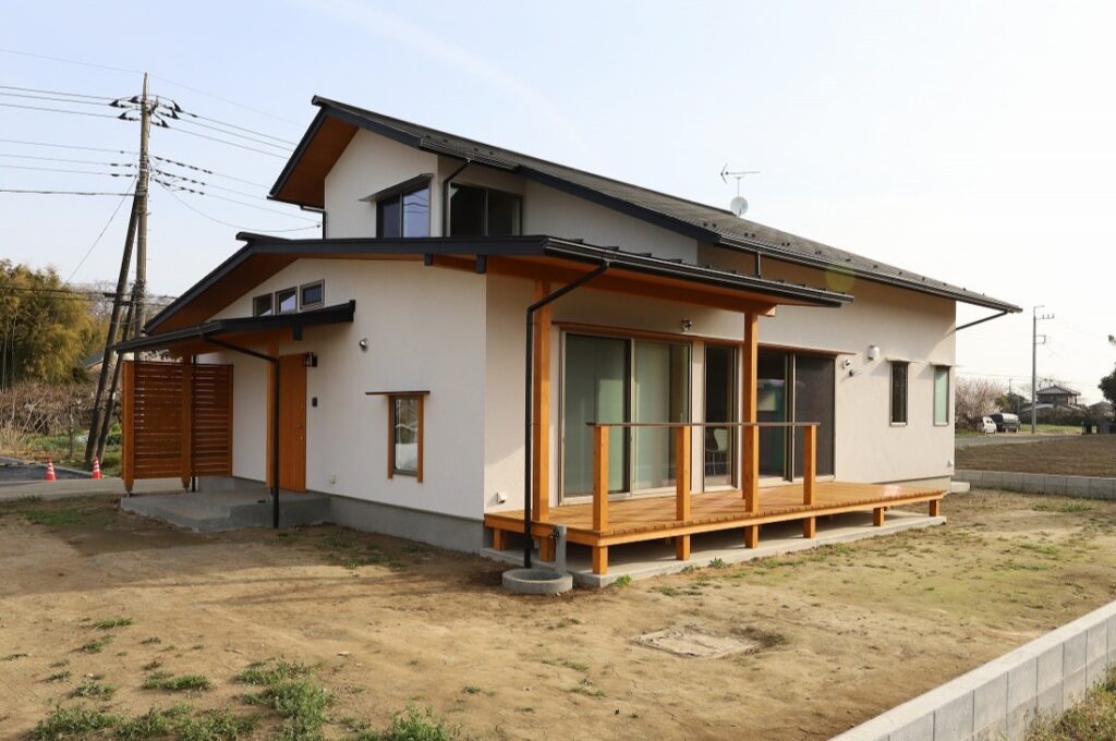 陽の栖小林建設が埼玉県北本市に建てた新築注文住宅の完成見学会を開催した外観写真