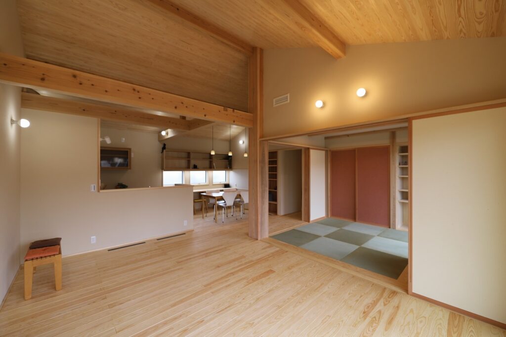 陽の栖小林建設が群馬県富岡市に建てた新築注文住宅の完成見学会の内観写真