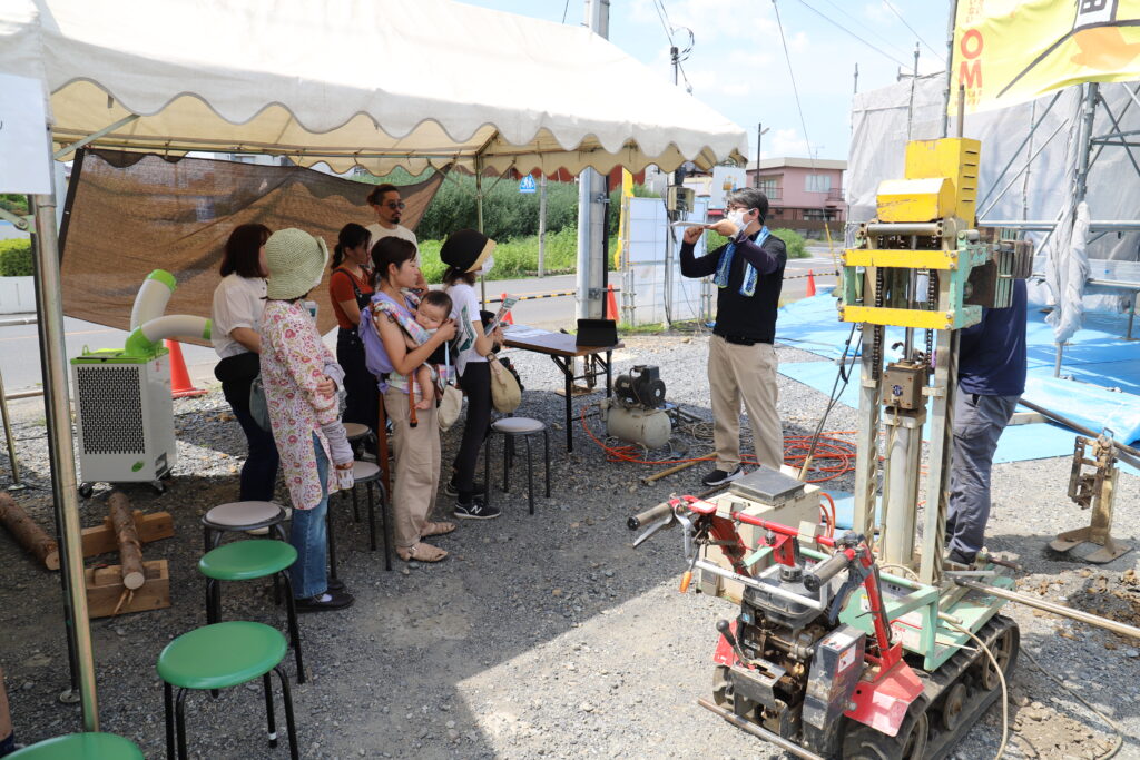 埼玉県本庄市児玉町で工事中見学会を開催し、業者から地盤についてご説明して頂きました。