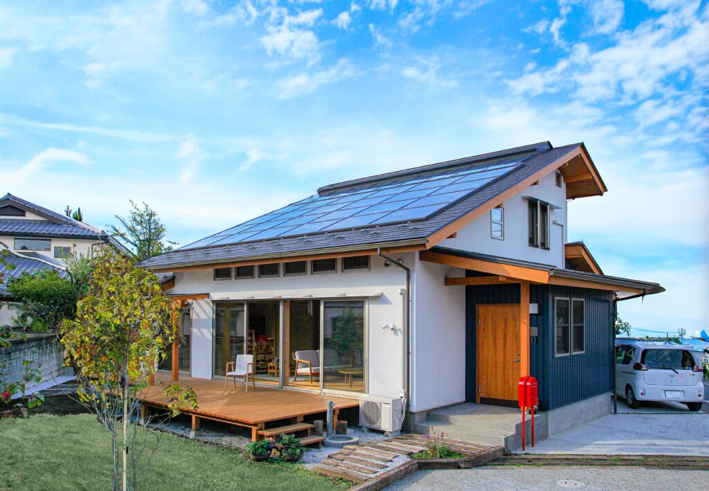 陽の栖小林建設が埼玉県秩父市に建てた新築注文住宅の完成見学会の外観イメージ写真