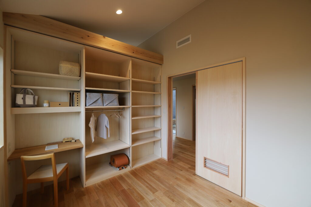 陽の栖小林建設が埼玉県鴻巣市に建てた新築注文住宅の完成見学会の子供部屋イメージ写真