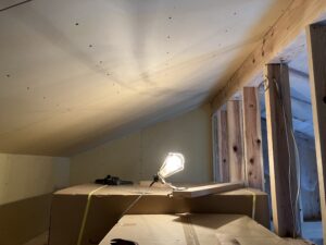 吹抜の天井や小屋裏収納の天井に下地板を張りました②