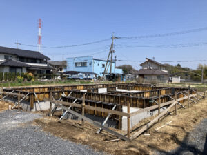 基礎立ち上がり枠を施工しました