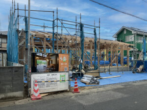 建て方が順調に進み、登り垂木まで施工しました